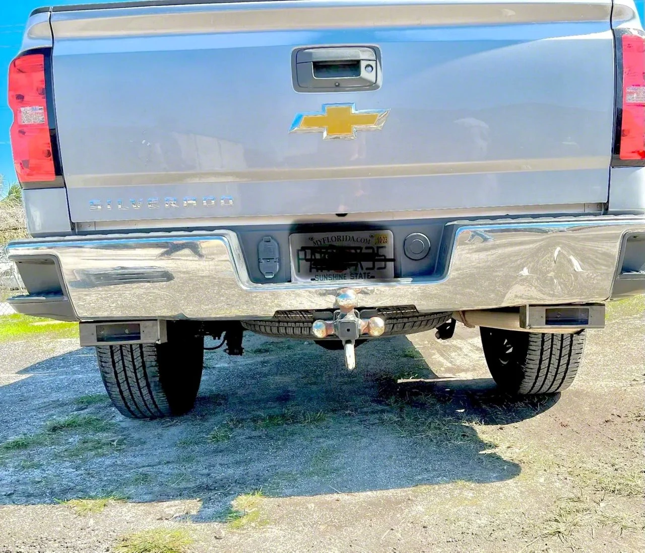 BMC Lights 3-Inch Hitch Bar Lighting Kit with Race Sport 7-Inch Blackout Series Lights; Flood Beam (14-18 Silverado 1500)