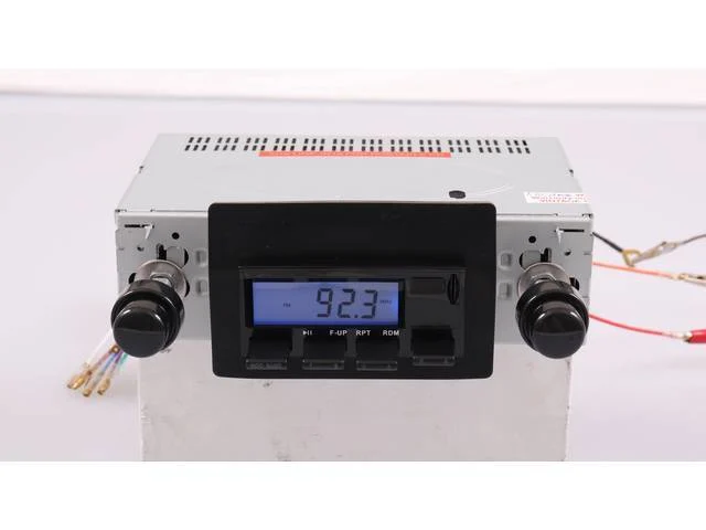 Radio, AM/FM W/ Front Auxiliary Input (for Ipod, MP3 player, satellite radio), 200 Watt (4 x 50 watt), Black Faceplate, features LCD display w/ blue illumination, 6 AM / 6 FM presets, manual up / down tuning, seek / auto scan, 4-way fader control for fron