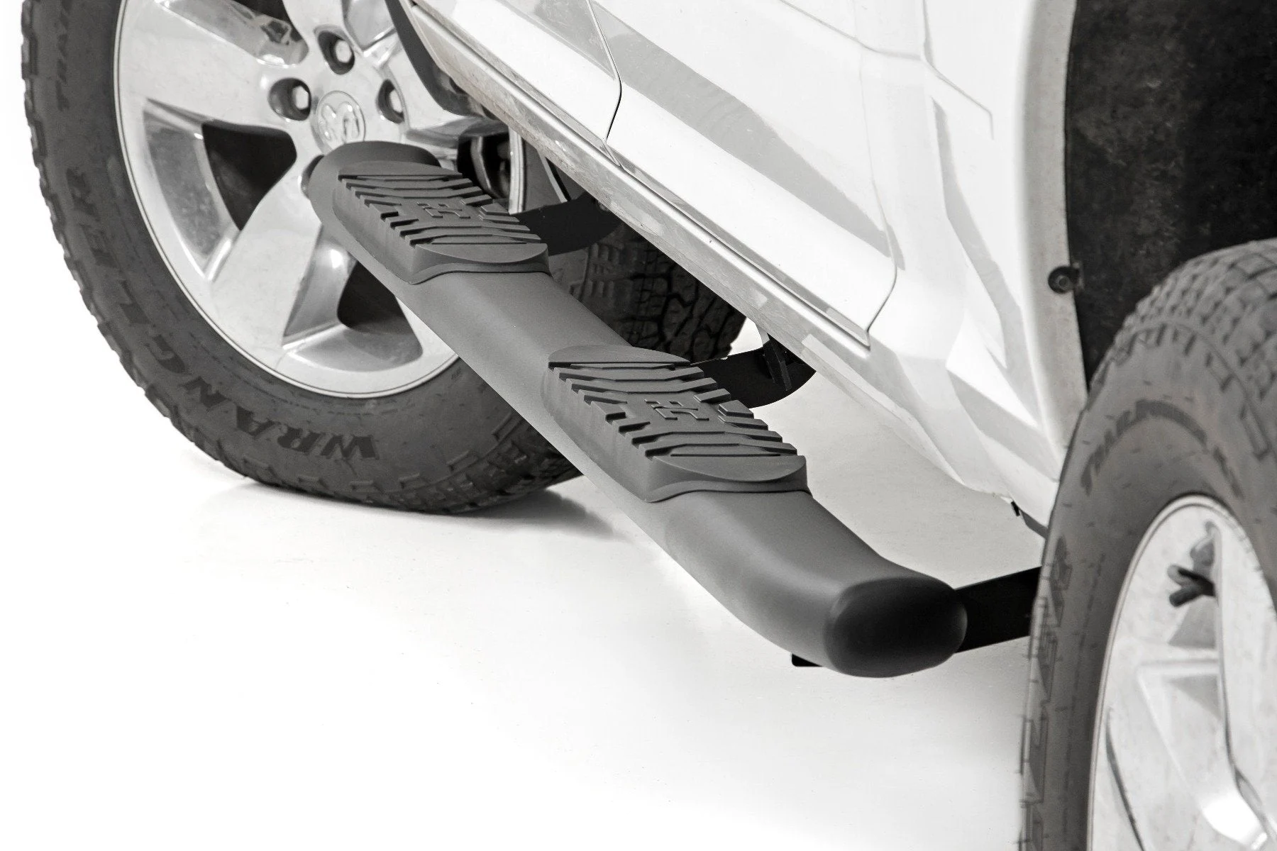 Oval Nerf Step | Crew Cab | Black |Ram 1500/2500/3500 | 2009-2022 | Rough Country | 21003