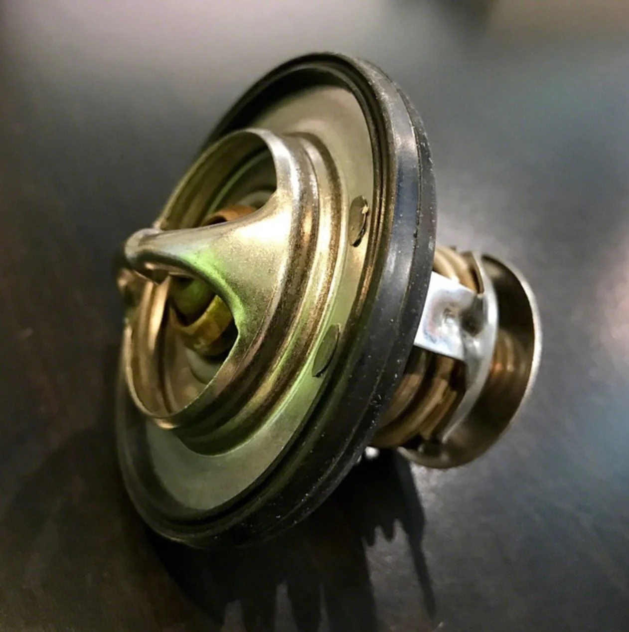 180-Degree Thermostat (06-23 V8 HEMI Charger)